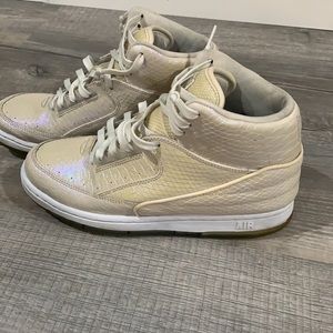 NIKE AIR PYTHON PRM PEARL SIZE 8